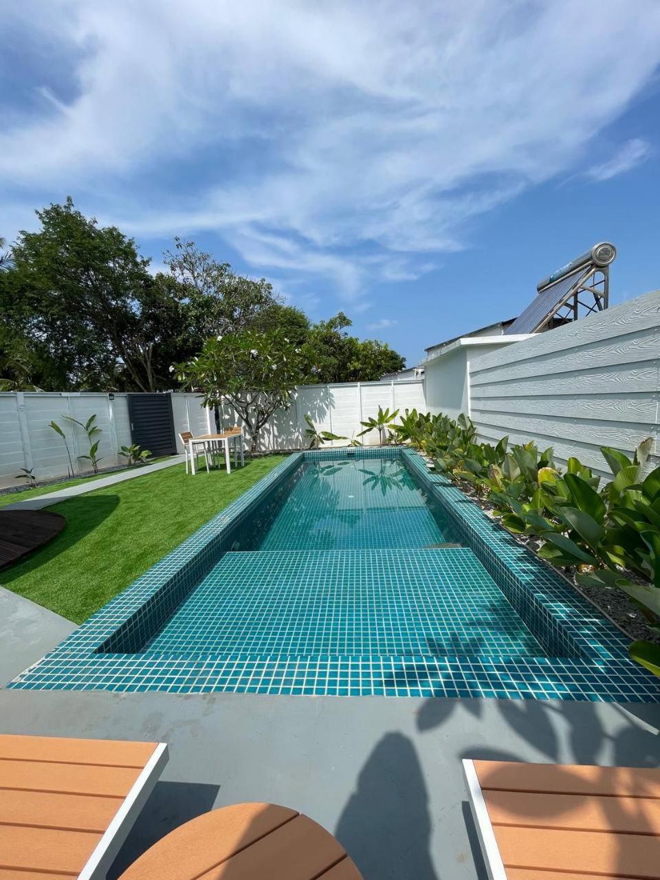 Found Mansion Hotel Pantai Cenang  Exterior photo