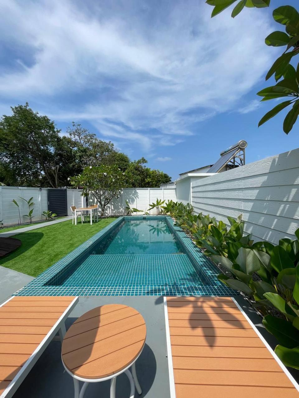 Found Mansion Hotel Pantai Cenang  Exterior photo