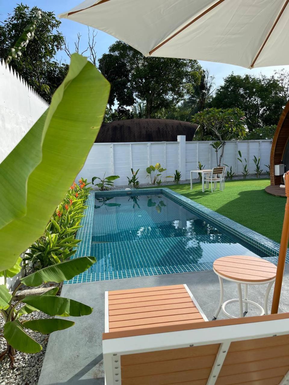 Found Mansion Hotel Pantai Cenang  Exterior photo