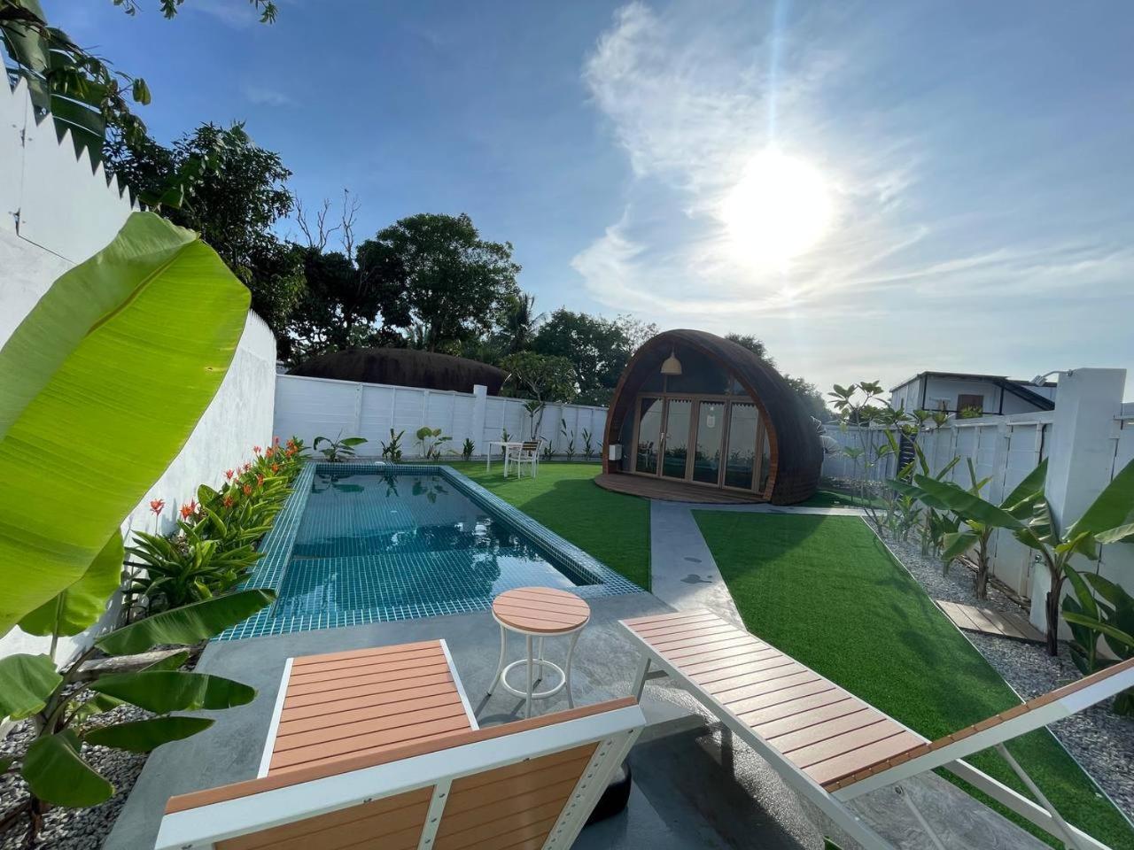 Found Mansion Hotel Pantai Cenang  Exterior photo