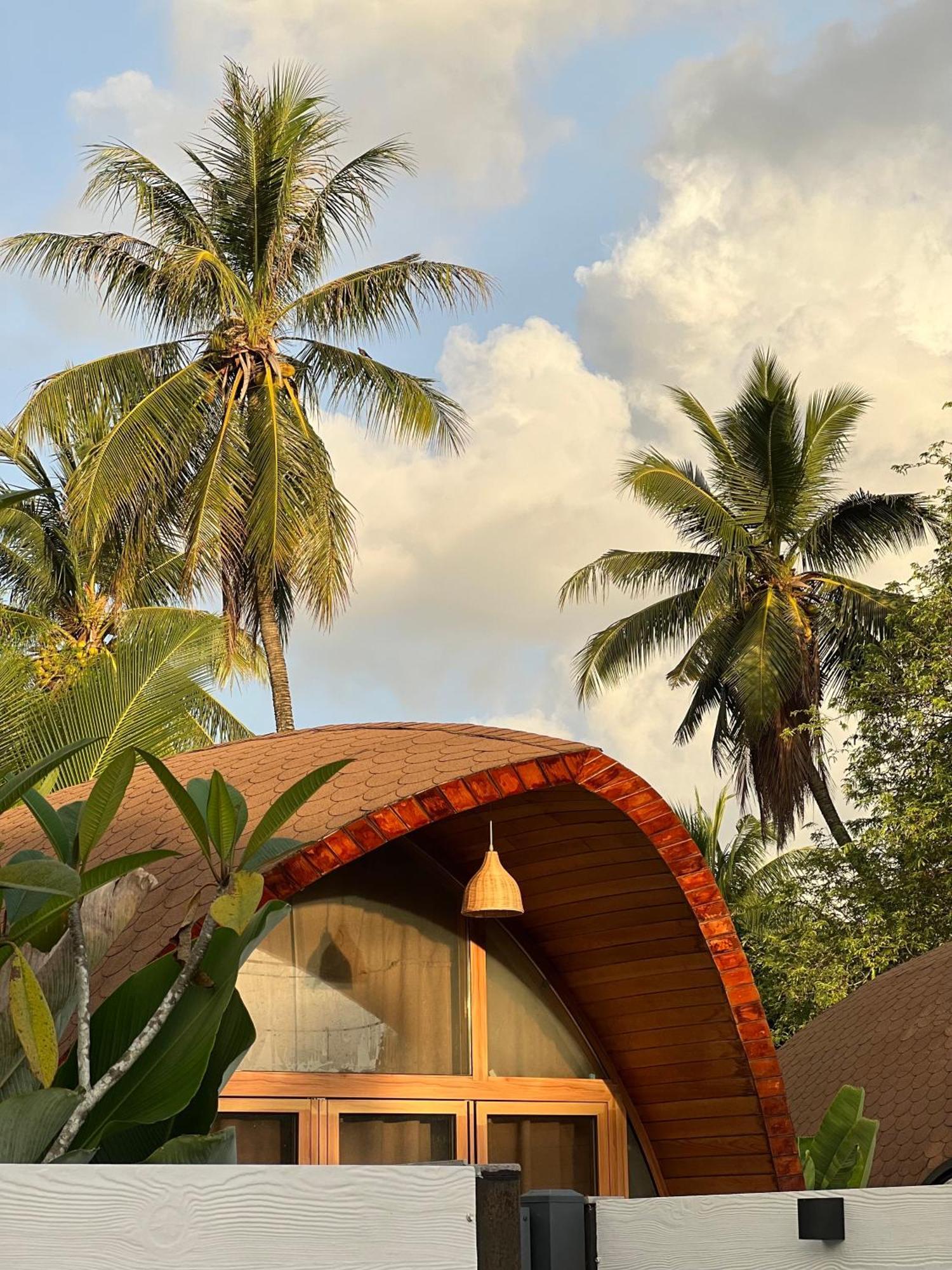 Found Mansion Hotel Pantai Cenang  Exterior photo