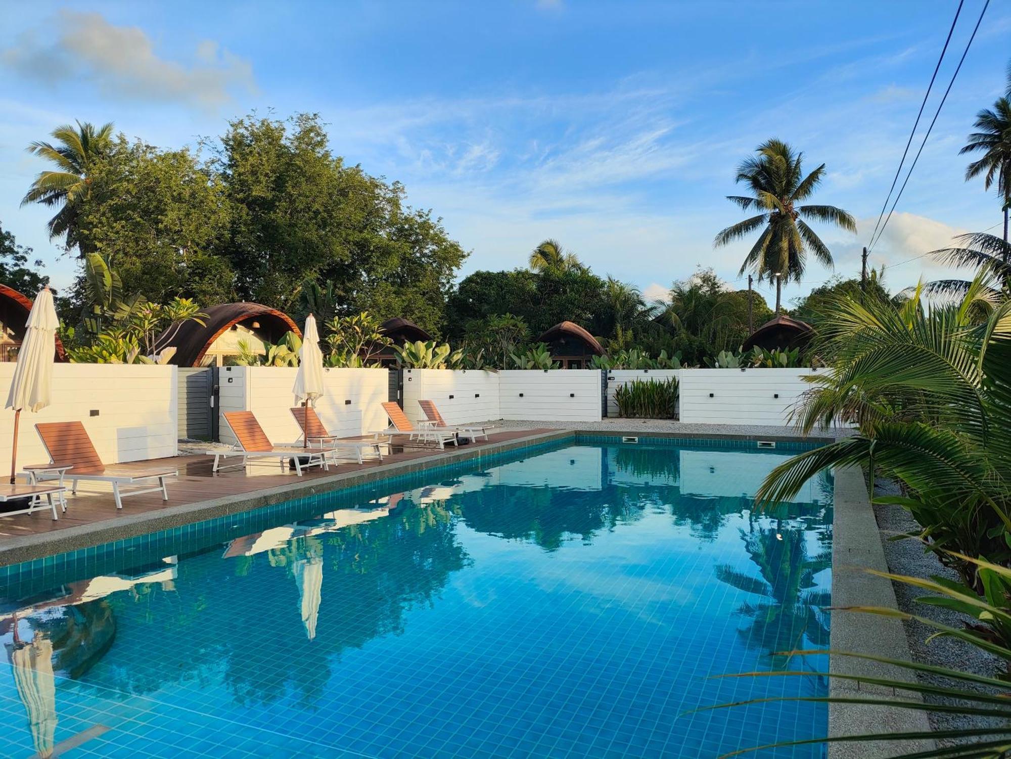 Found Mansion Hotel Pantai Cenang  Exterior photo