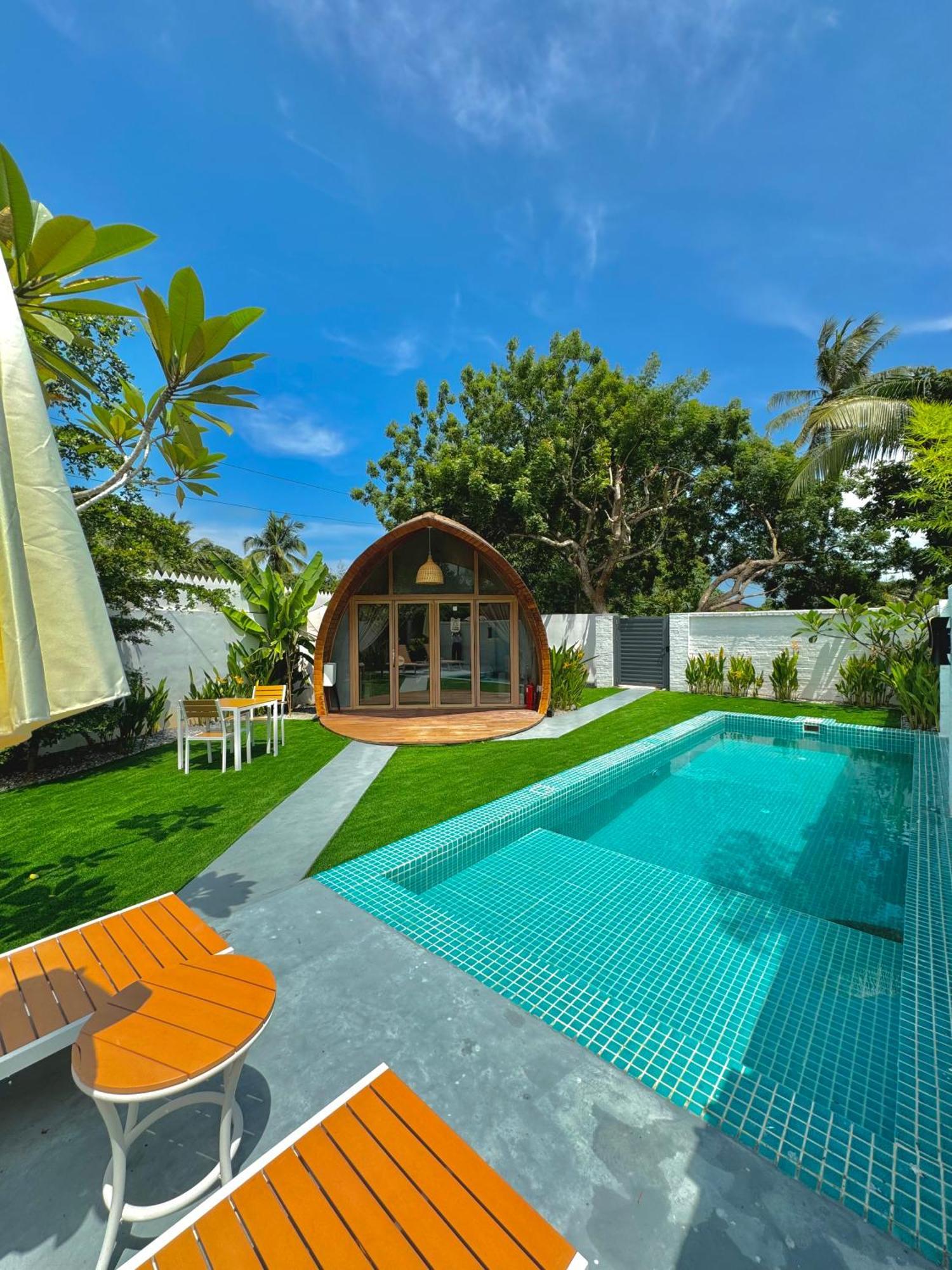 Found Mansion Hotel Pantai Cenang  Exterior photo