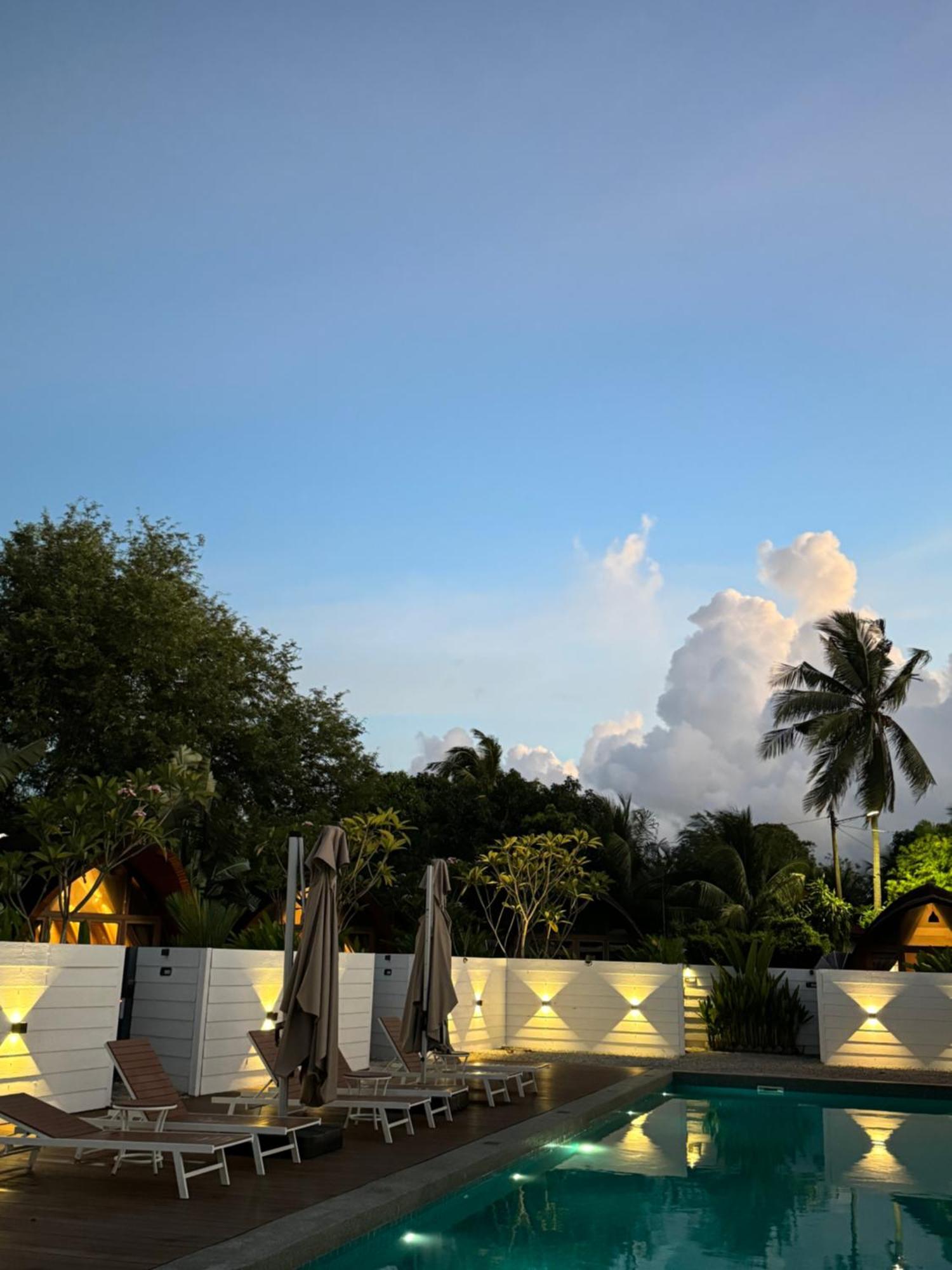 Found Mansion Hotel Pantai Cenang  Exterior photo